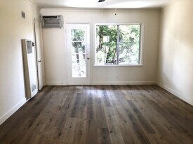 1320 N Martel Ave, Unit 6 in Los Angeles, CA - Building Photo