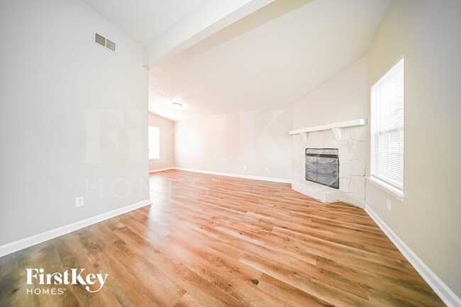 3782 N Camp Creek Pkwy SW in Atlanta, GA - Foto de edificio - Building Photo