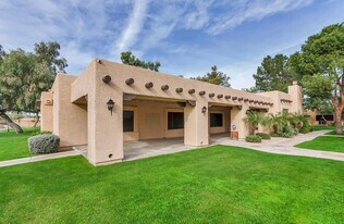 8940 W Olive Ave in Peoria, AZ - Building Photo - Building Photo