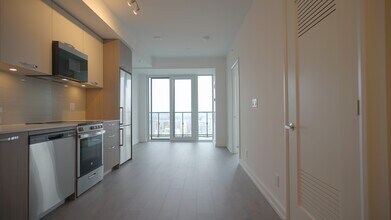 75-3175 James St S in Hamilton, ON - Building Photo - Building Photo