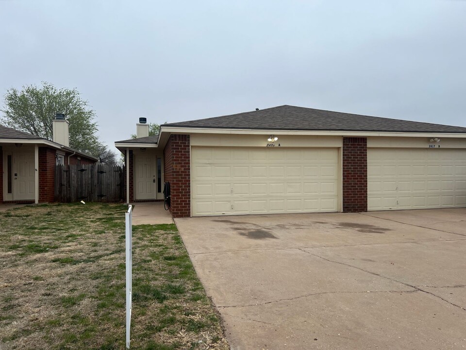 2417 87th St in Lubbock, TX - Building Photo
