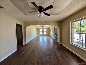 1015 Fresno Ave in McAllen, TX - Building Photo - Building Photo