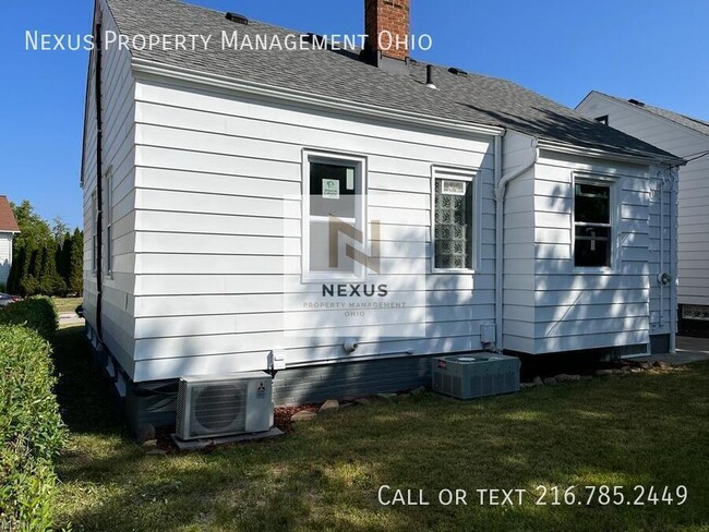 4003 Woodway Ave in Parma, OH - Building Photo - Building Photo