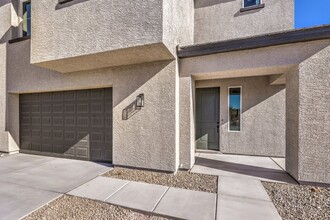 729 Milan St in Henderson, NV - Building Photo - Building Photo