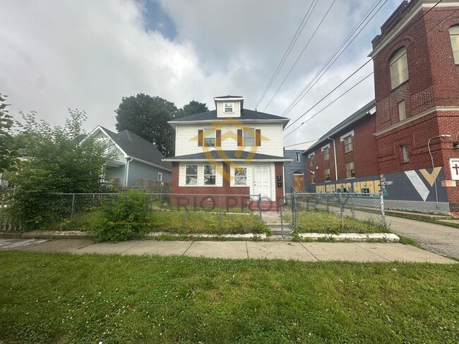 16 N Addison St in Indianapolis, IN - Building Photo - Building Photo