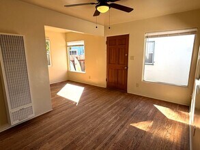 5038-5040 Voltaire St in San Diego, CA - Building Photo - Building Photo