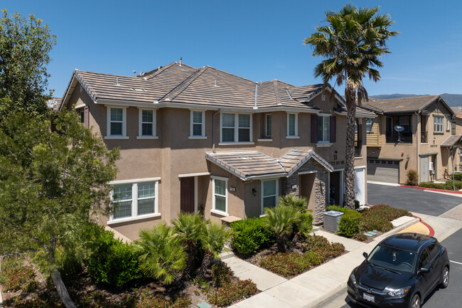 Encore at Providence in Fontana, CA - Foto de edificio - Building Photo