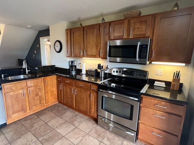 3708 Lower Honoapiilani Rd in Lahaina, HI - Building Photo - Building Photo