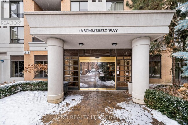 18-1718 Sommerset Way in Toronto, ON - Building Photo - Building Photo