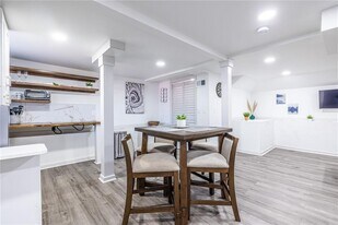 1122 Elaine Dr in Forest Park, GA - Building Photo