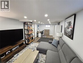 141 Marcella Crescent in Hamilton, ON - Building Photo - Building Photo