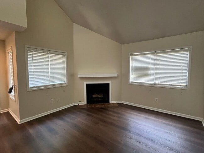 property at 1002 Parkaire Xing