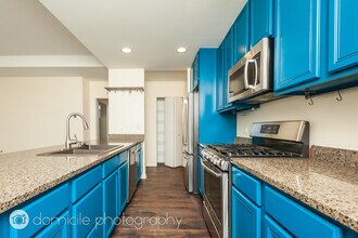 2307 W Wolfram St, Unit 214 in Chicago, IL - Foto de edificio - Building Photo