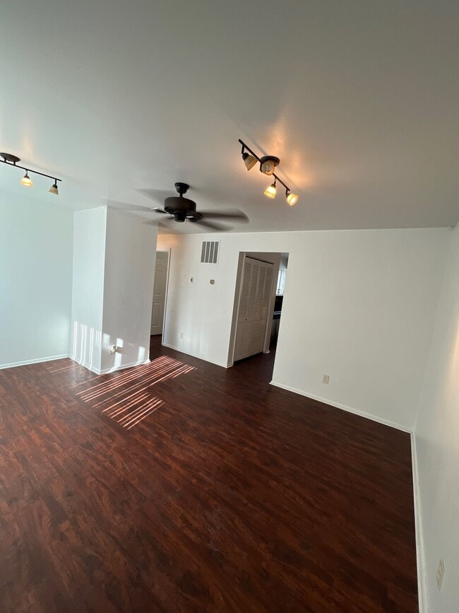 351 Park Creeke Ln, Unit B in South Salt Lake, UT - Building Photo - Building Photo