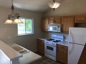 2703 Michaela St in Bellevue, NE - Building Photo - Building Photo