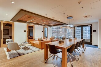 1808 Minor Ave, Unit #2409 in Seattle, WA - Foto de edificio - Building Photo