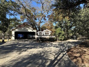 900 Wayside Dr in Wimberley, TX - Building Photo - Building Photo