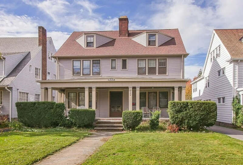 2300 S Overlook Rd in Cleveland Heights, OH - Foto de edificio