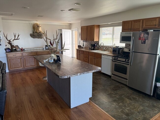 4485 S Ridgeline Dr in Riverdale, UT - Building Photo - Building Photo