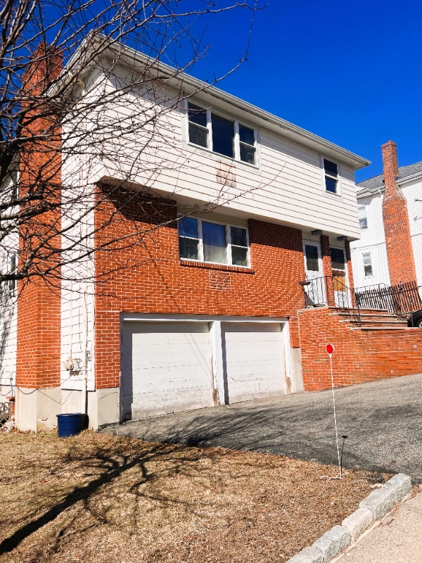 94 Hillside Rd, Unit 2 in Watertown, MA - Building Photo - Building Photo