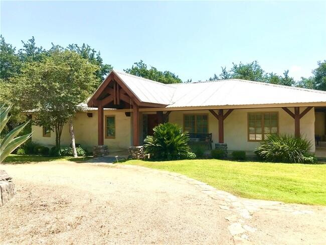 3209 Crosswind Dr in Spicewood, TX - Building Photo - Building Photo