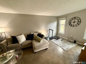 527 Hilliard St in Manchester, CT - Building Photo - Building Photo
