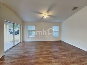 2248 Roanoke Springs Dr in Ruskin, FL - Foto de edificio - Building Photo