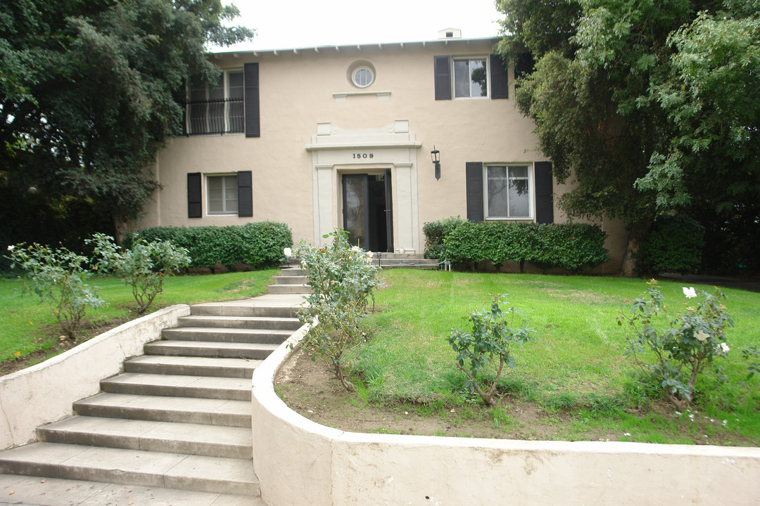 1509 Fair Oaks Avenue in South Pasadena, CA - Building Photo