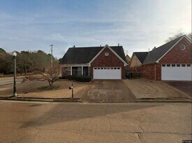 8469 Palm Springs Dr in Cordova, TN - Building Photo