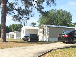 Oak Meadow Mobile Home Park in Lakeland, FL - Building Photo - Building Photo