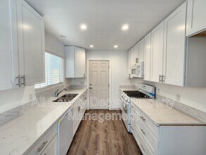 73930 Santa Rosa Way in Palm Desert, CA - Building Photo - Building Photo