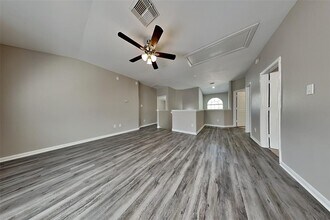 31710 Royal Woods Ct in Conroe, TX - Building Photo - Building Photo