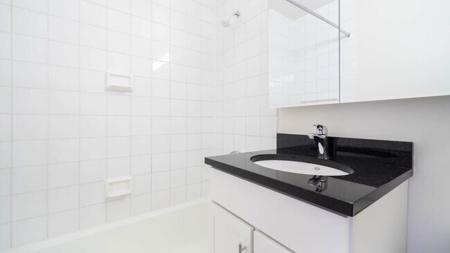 730 Columbus Ave in New York, NY - Building Photo - Building Photo