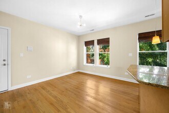 3007 N Clifton Ave in Chicago, IL - Building Photo - Building Photo