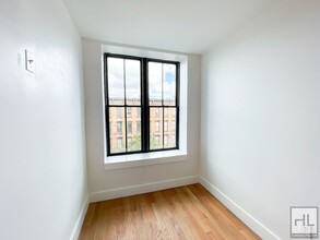 754 Grand St in Brooklyn, NY - Building Photo - Building Photo