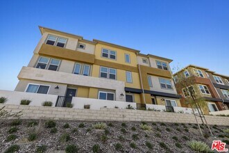 27109 Vly Oak Pl in Valencia, CA - Building Photo - Building Photo