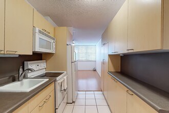 2444 Tusitala St in Honolulu, HI - Building Photo - Building Photo