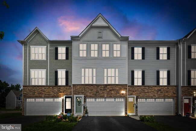 56 Dolcie Ln in Lawrence Township, NJ - Building Photo - Building Photo