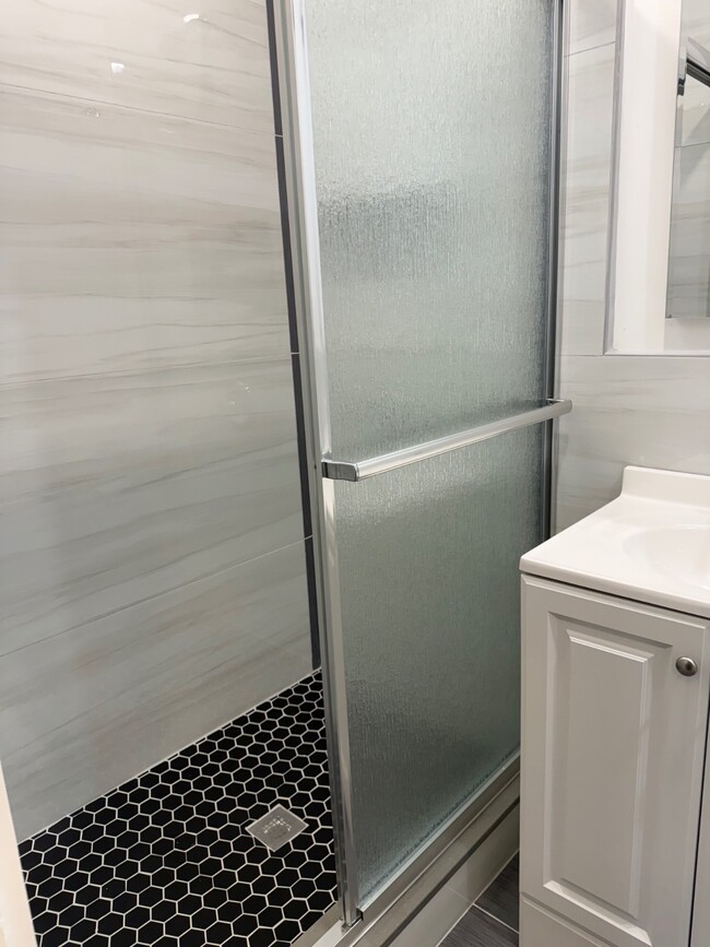 property at 1125-1160 60th St