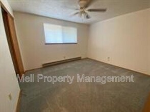 1107 Thomas Ave in Shelton, WA - Building Photo - Building Photo