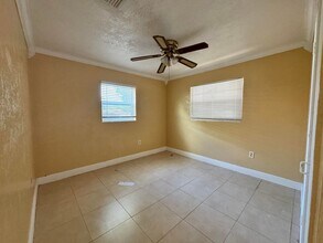 867 Caroline Cir in West Palm Beach, FL - Foto de edificio - Building Photo