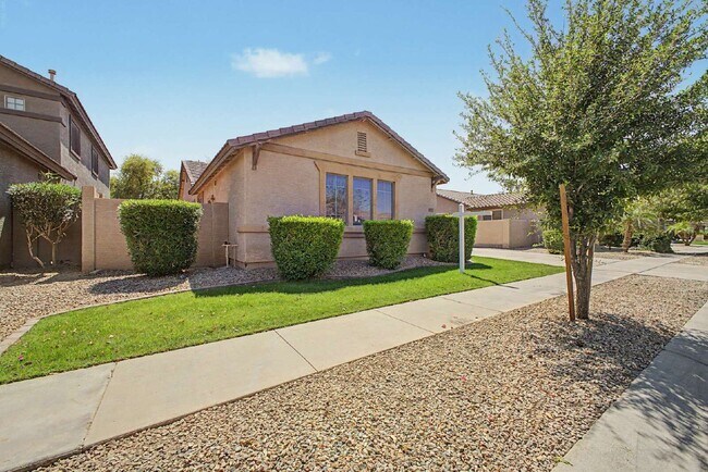 14515 W Cameron Dr in Surprise, AZ - Building Photo - Building Photo