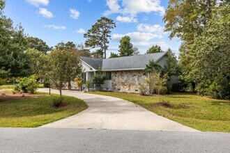 401 Lord Granville Dr in Morehead City, NC - Building Photo - Building Photo