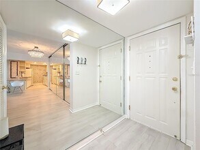 400 64th Ave, Unit 1204 in St Pete Beach, FL - Foto de edificio - Building Photo