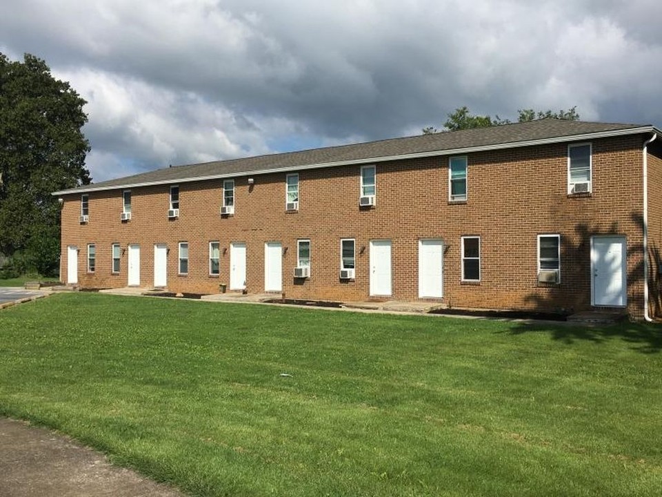 Lehman Street Townhomes in Hershey, PA - Building Photo