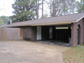 607 Cox Ave in Hattiesburg, MS - Foto de edificio - Building Photo