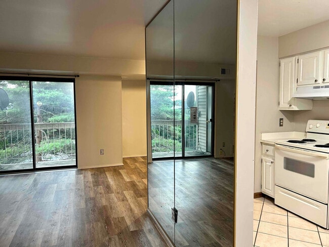 30445 W 14 Mile Rd in Farmington Hills, MI - Building Photo - Building Photo