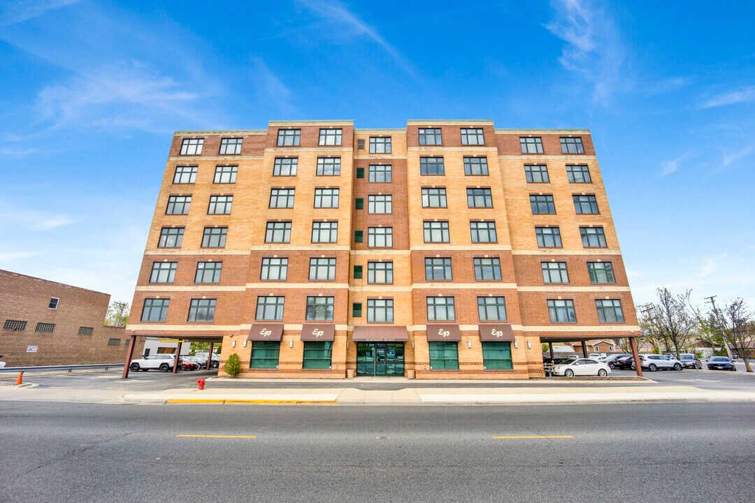1930 N Harlem Ave in Elmwood Park, IL - Building Photo