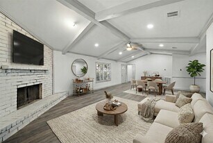 1714 Huge Oaks St in Houston, TX - Building Photo