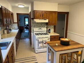 55 Gilbert Rd, Unit 1 in Belmont, MA - Building Photo - Building Photo
